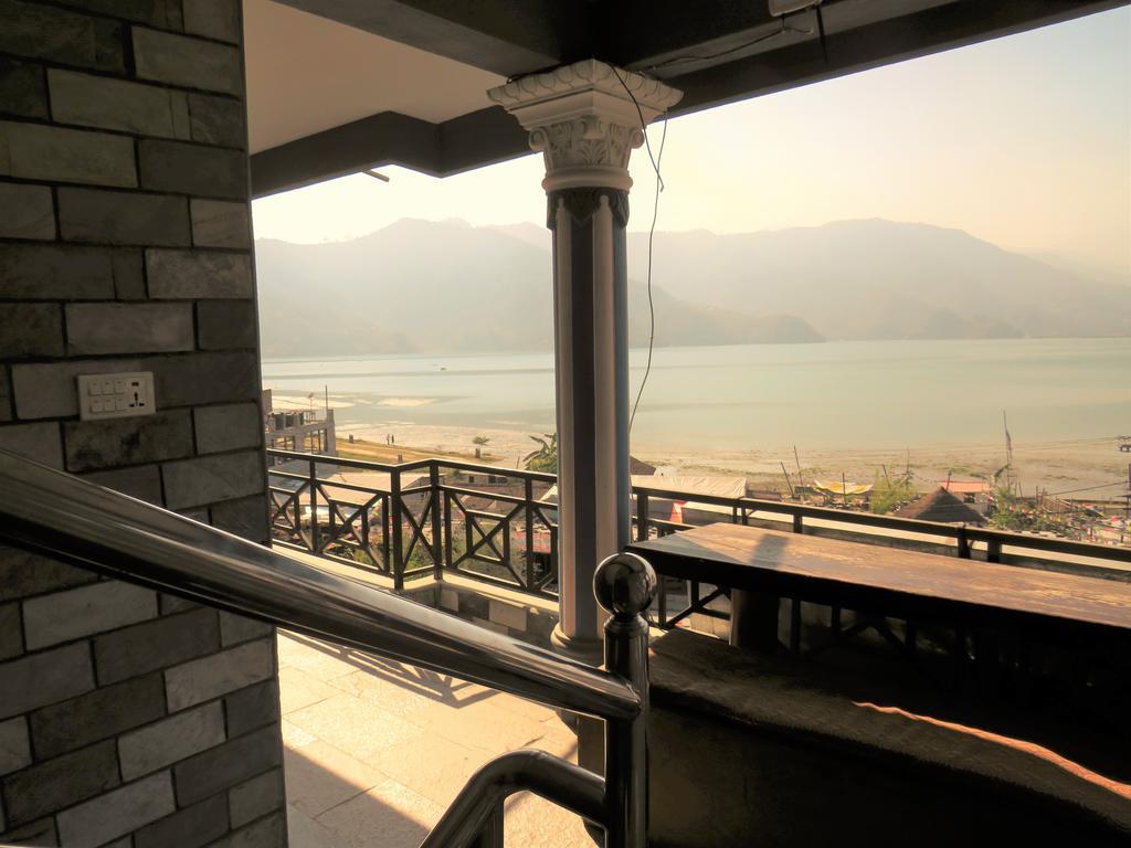 Lake Vision Guesthouse Pokhara Buitenkant foto