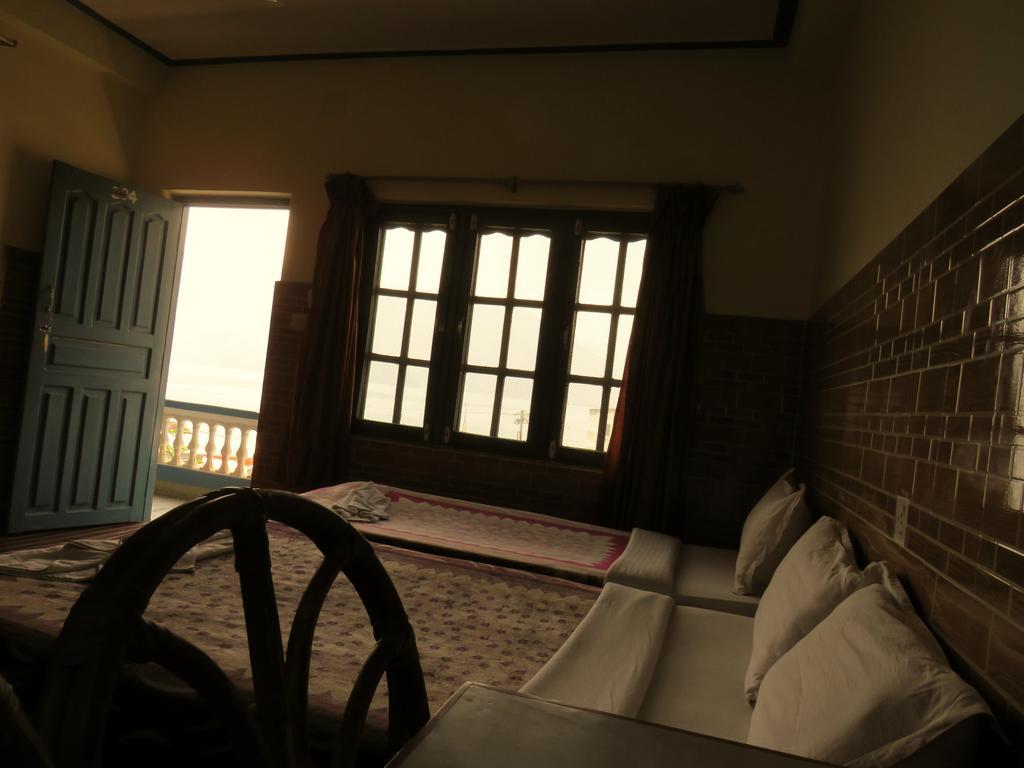 Lake Vision Guesthouse Pokhara Buitenkant foto