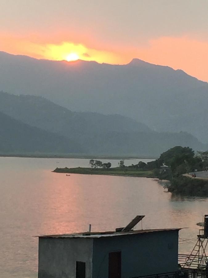 Lake Vision Guesthouse Pokhara Buitenkant foto