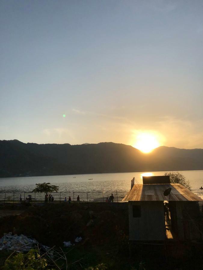 Lake Vision Guesthouse Pokhara Buitenkant foto