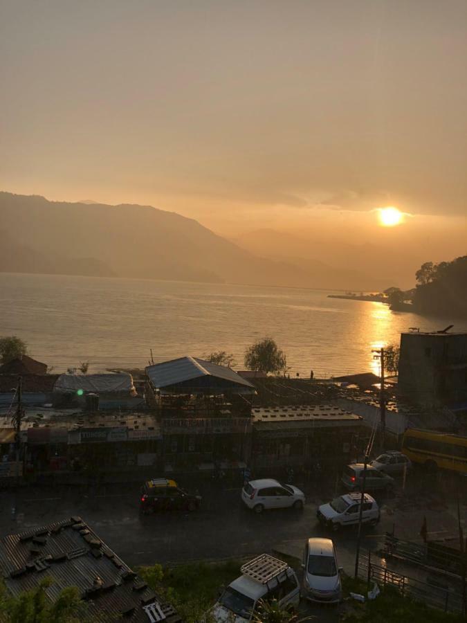 Lake Vision Guesthouse Pokhara Buitenkant foto